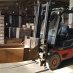 Погрузчик Linde H25D-03 с захватом для кип вторсырья (пластик, бумага, спрессованные отходы